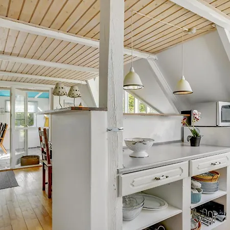 Nice Home In Brenderup Fyn With Kitchen * Skovs-Hojrup